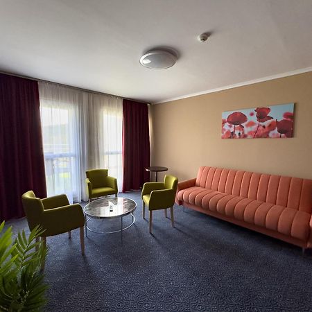 Hotel Aurora Miskolc Exteriör bild