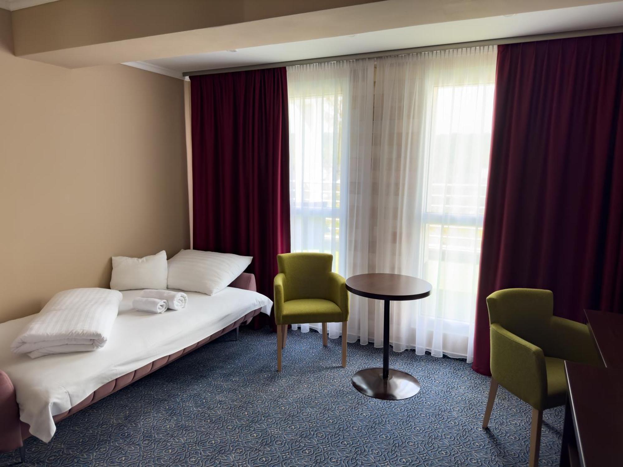 Hotel Aurora Miskolc Exteriör bild