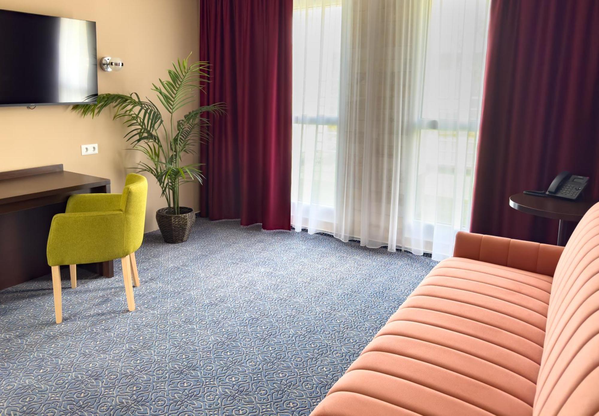 Hotel Aurora Miskolc Exteriör bild