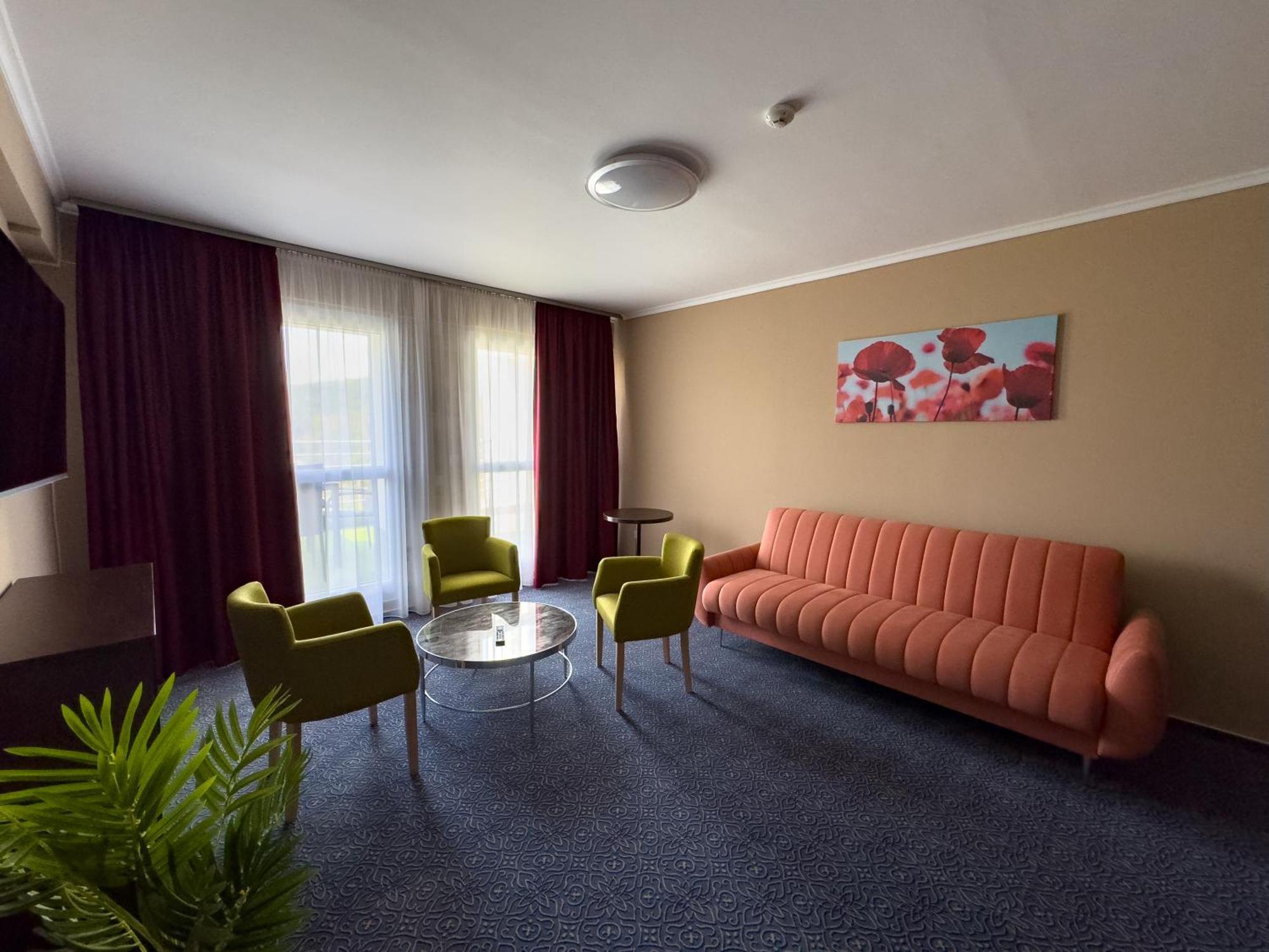 Hotel Aurora Miskolc Exteriör bild